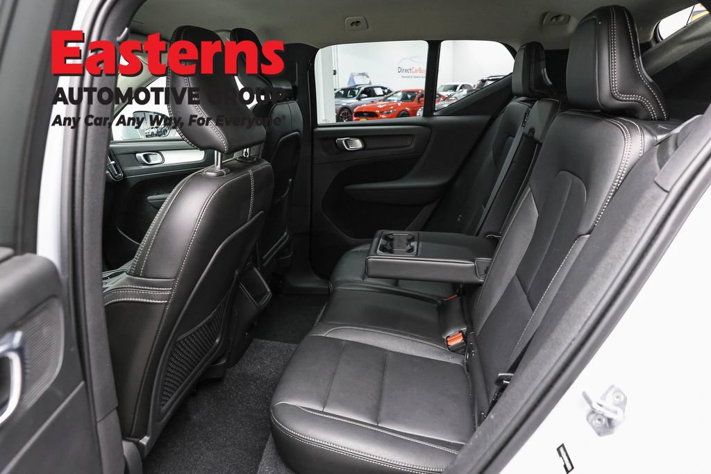 Used 2021 Volvo XC40 T4 Momentum FWD image 22