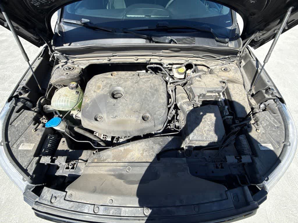Used 2019 Volvo XC40 T5 R-Design AWD/4WD image 10