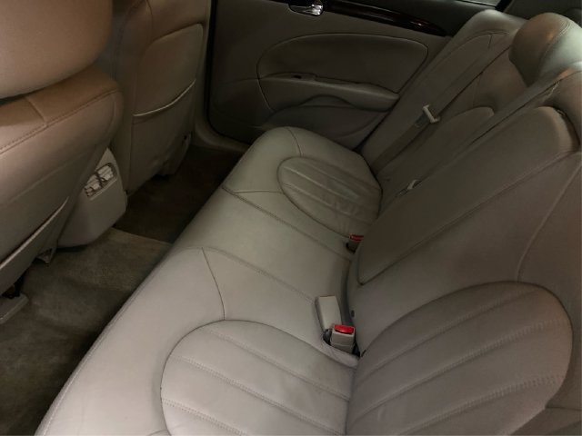 Used 2011 Buick Lucerne CXL FWD image 11