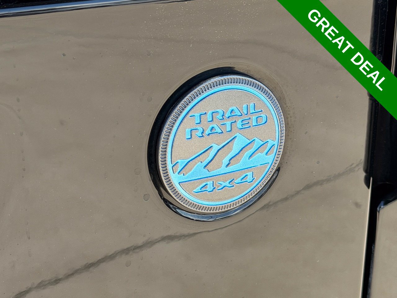 Used 2023 Jeep Wrangler Unlimited Sahara AWD/4WD image 11