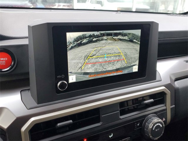Used 2024 Toyota Tacoma TRD Off-Road image 28