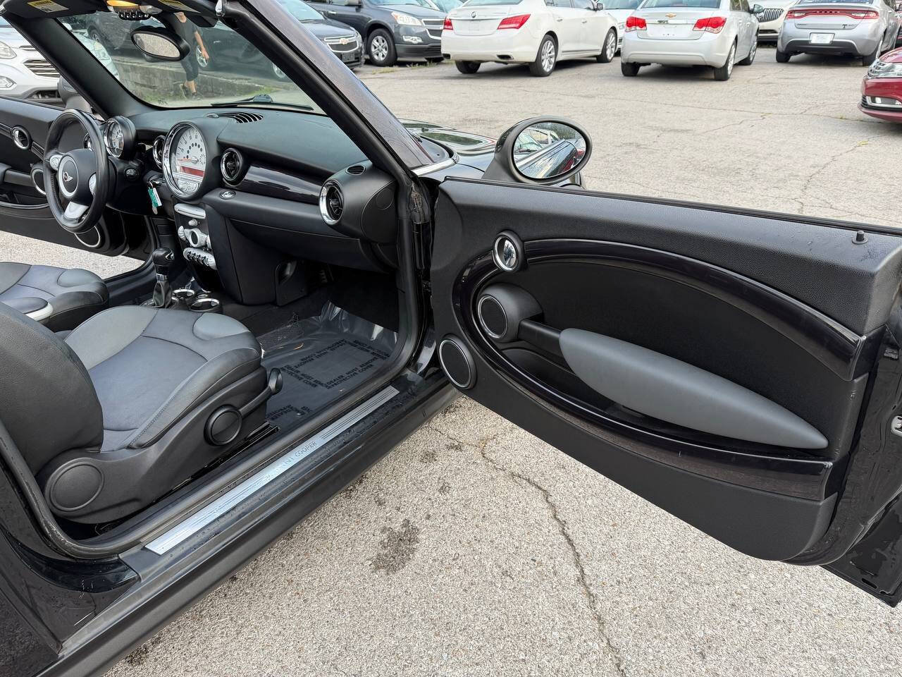 Used 2009 MINI Cooper Convertible FWD image 15