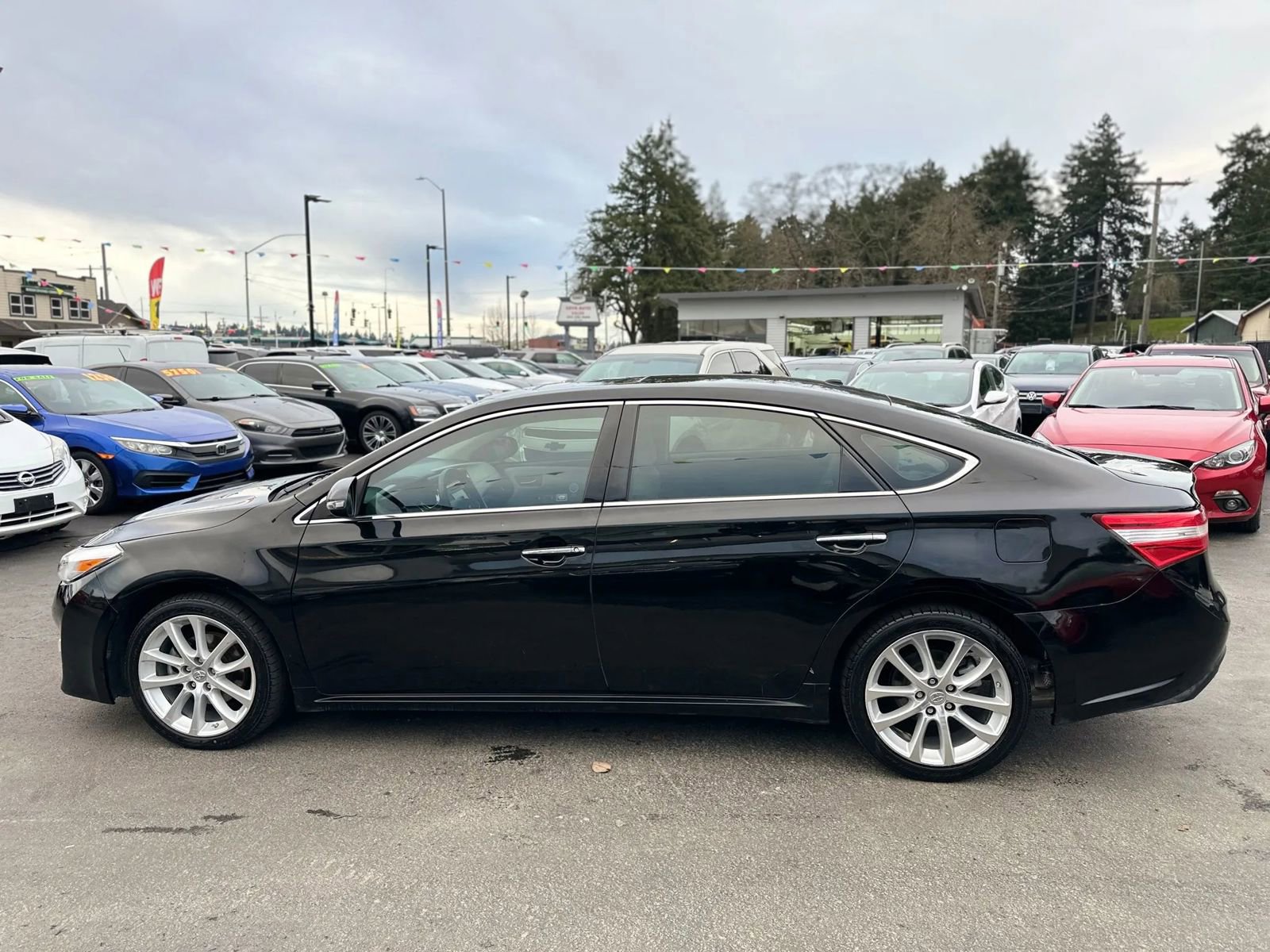 Used 2013 Toyota Avalon XLE image 8