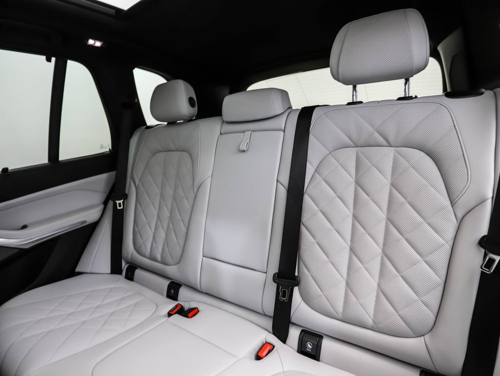 Used 2026 BMW X5 M60i AWD/4WD image 22