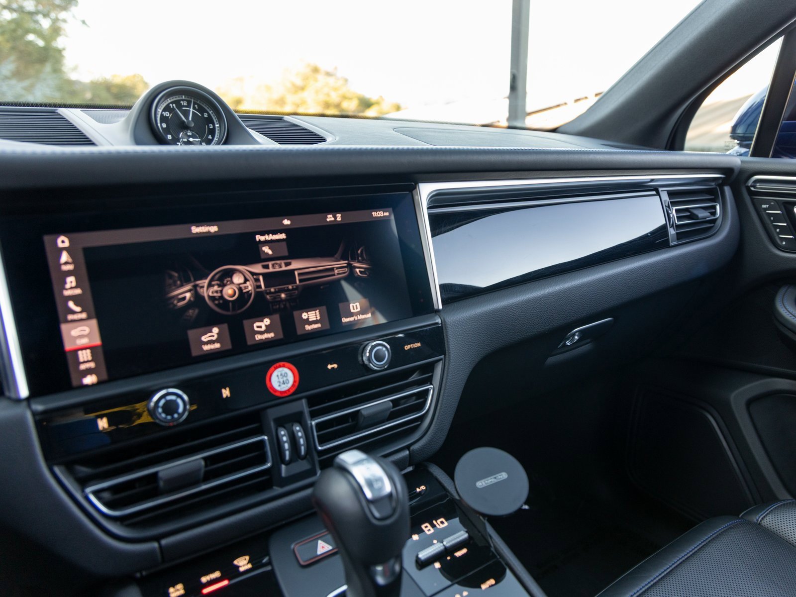 Certified 2024 Porsche Macan image 35