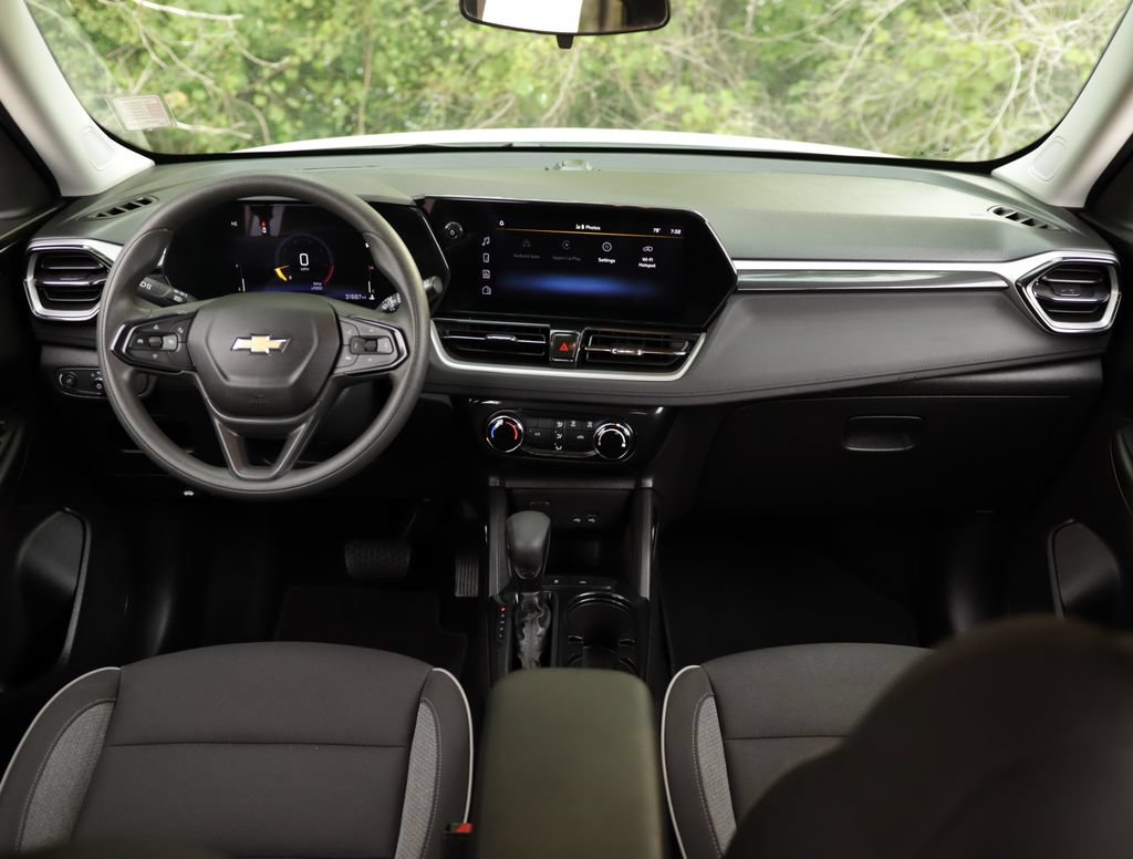 Used 2025 Chevrolet TrailBlazer LT FWD image 19