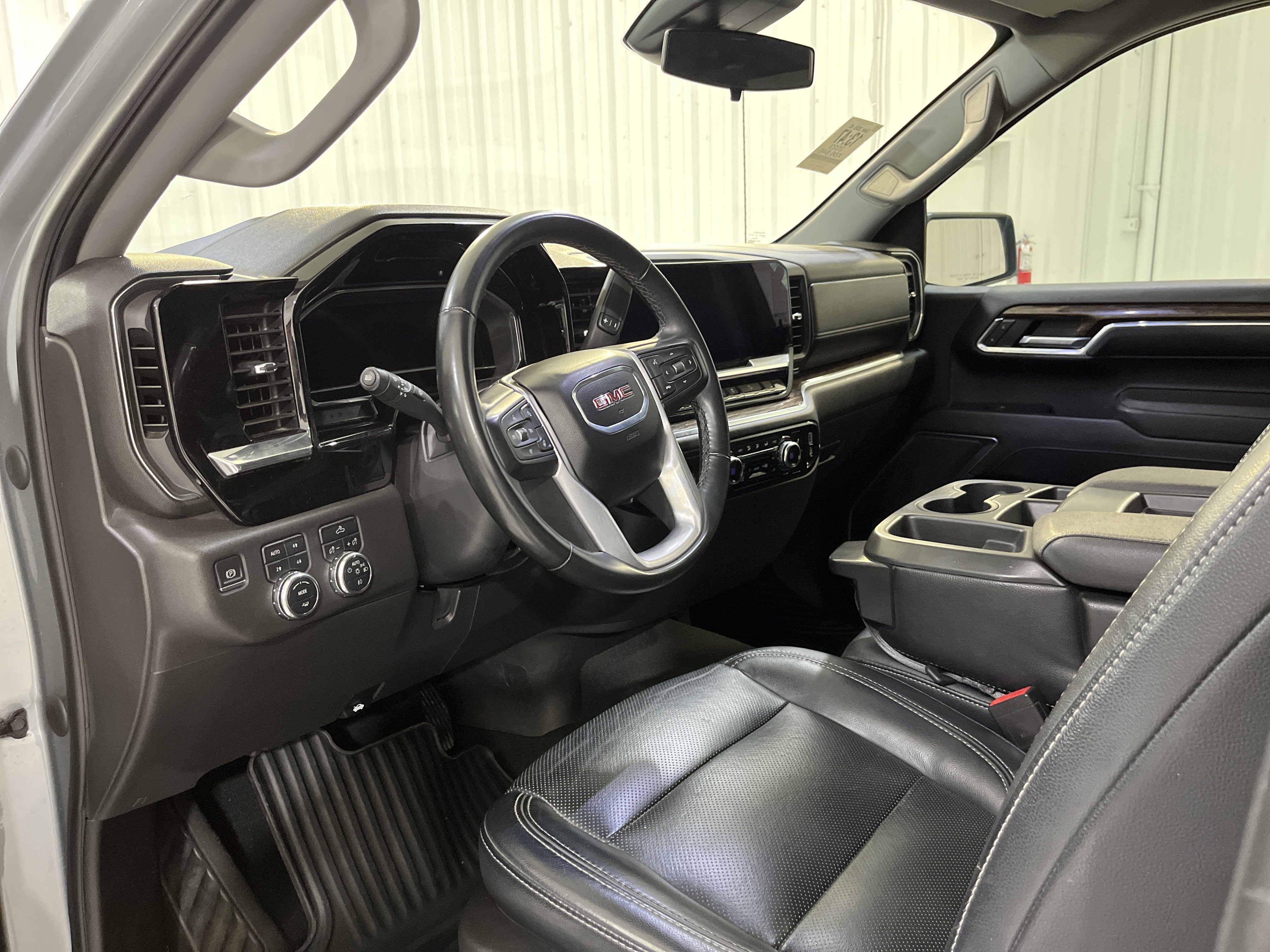 Used 2023 GMC Sierra 1500 Elevation w/ X31 Off-Road Package image 9