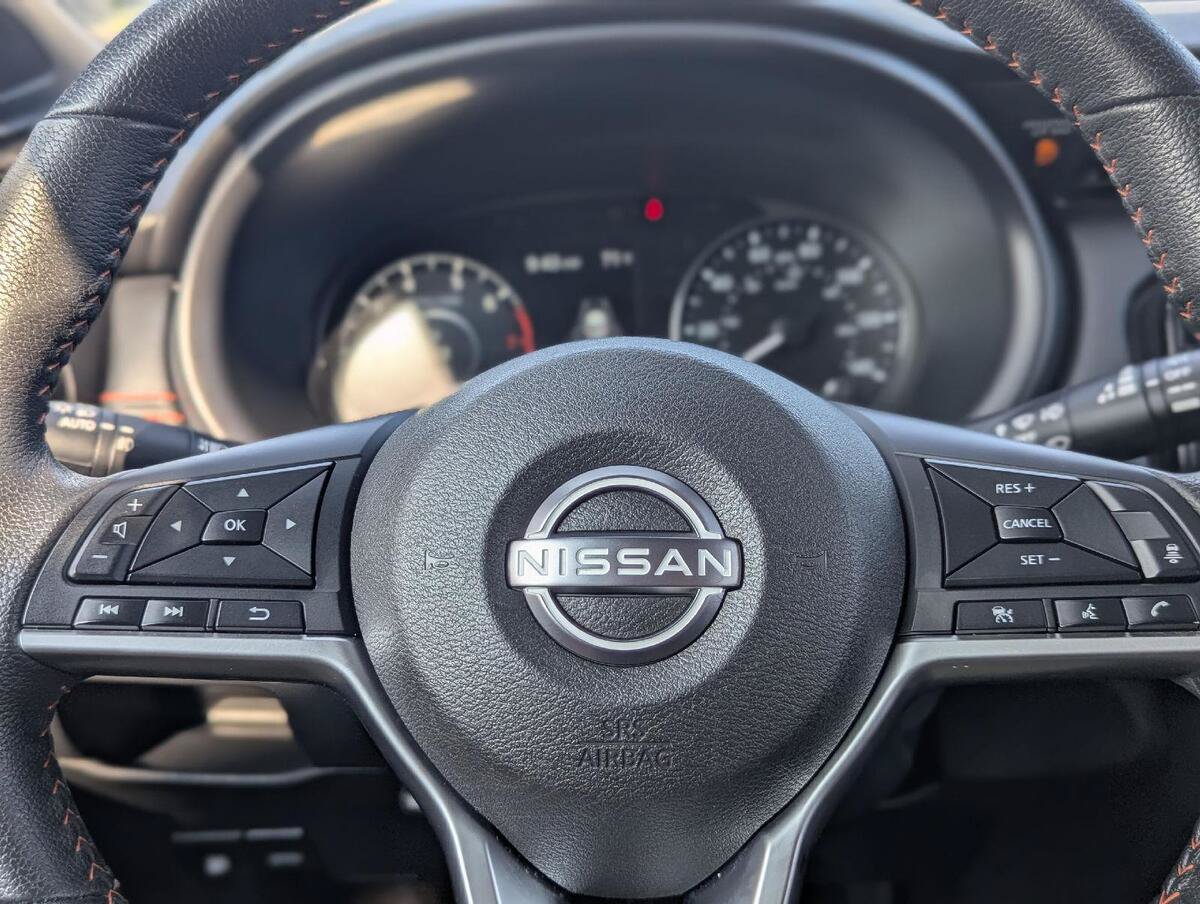 Used 2023 Nissan Kicks SR w/ Exterior Package FWD image 18