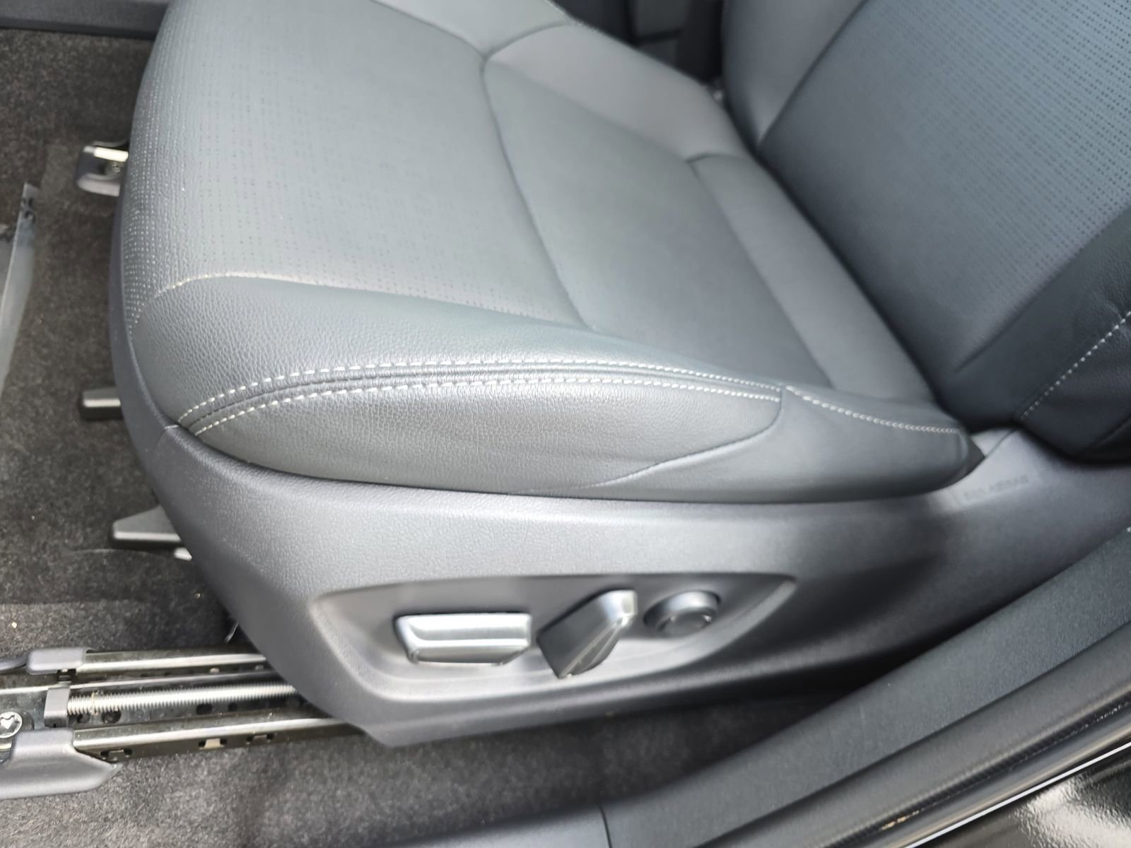 Used 2025 Toyota bZ4X FWD w/ Weather Package image 34