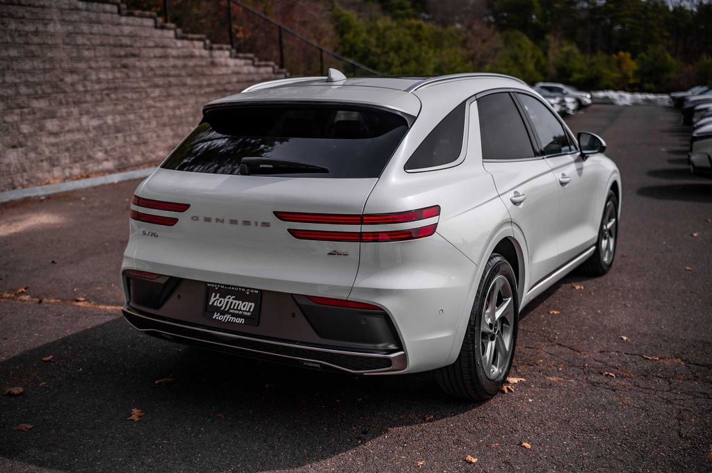 Used 2026 Genesis GV70 2.5T Advanced image 4