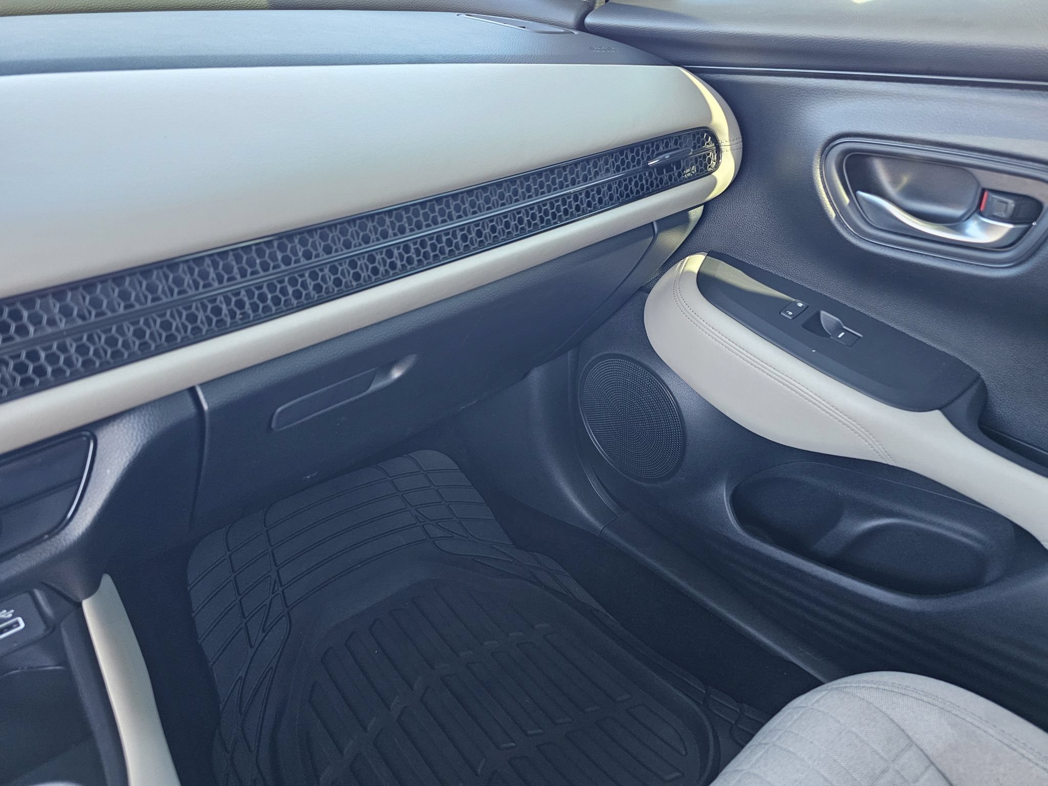 Certified 2023 Honda HR-V LX image 27