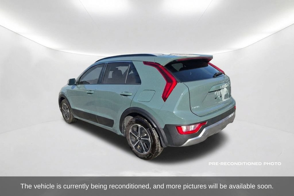 Used 2025 Kia Niro EX FWD image 8
