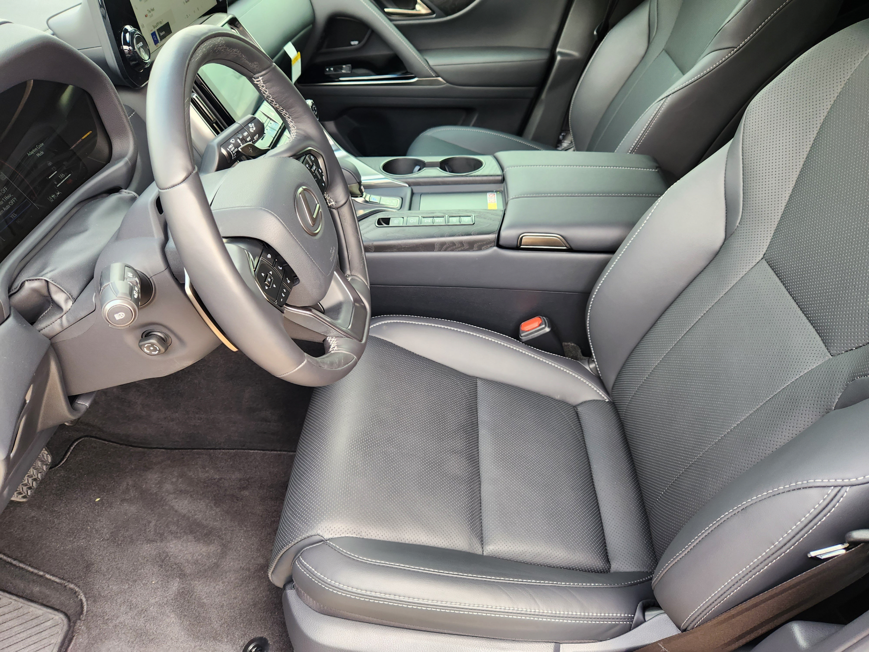 New 2026 Lexus LX 700h Luxury AWD/4WD image 5