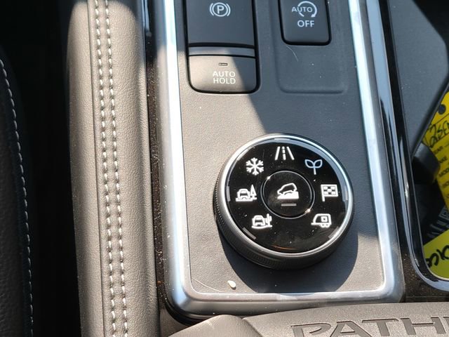 New 2025 Nissan Pathfinder Platinum w/ Cargo Package image 27