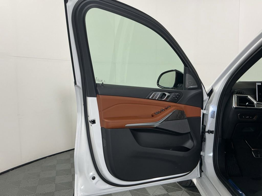 New 2026 BMW X7 xDrive40i AWD/4WD image 19