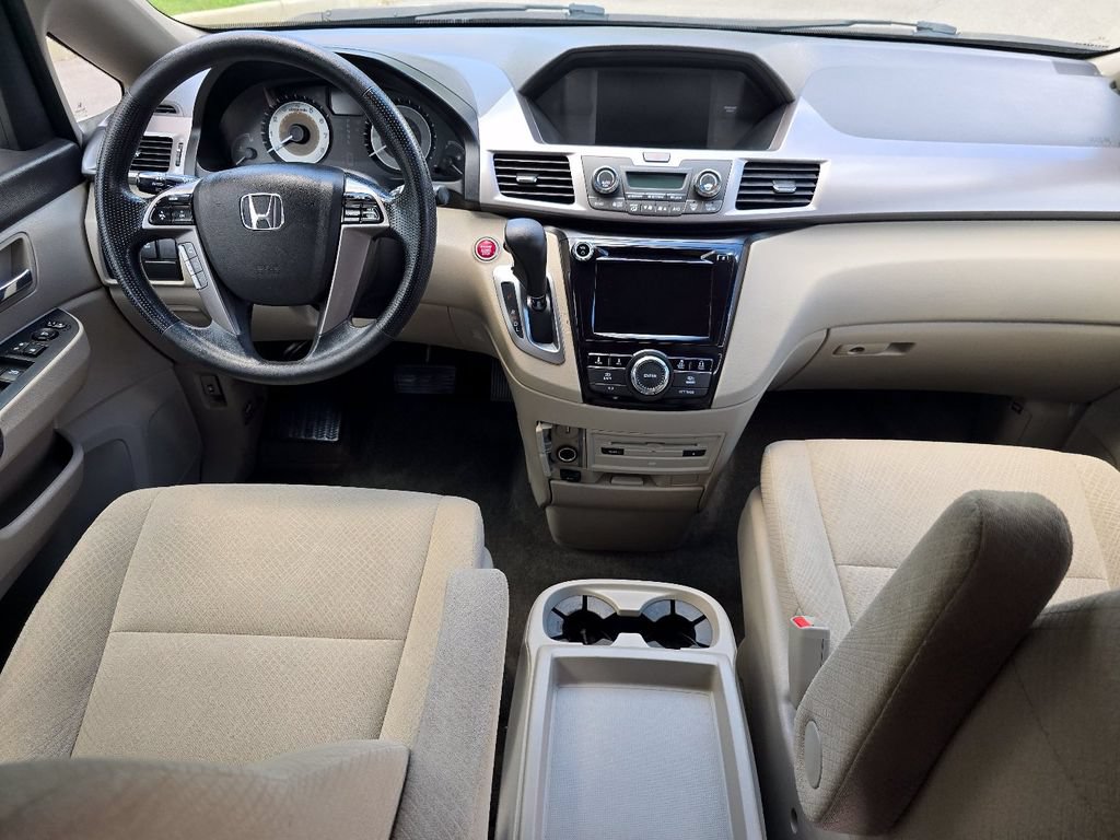 Used 2016 Honda Odyssey SE image 16
