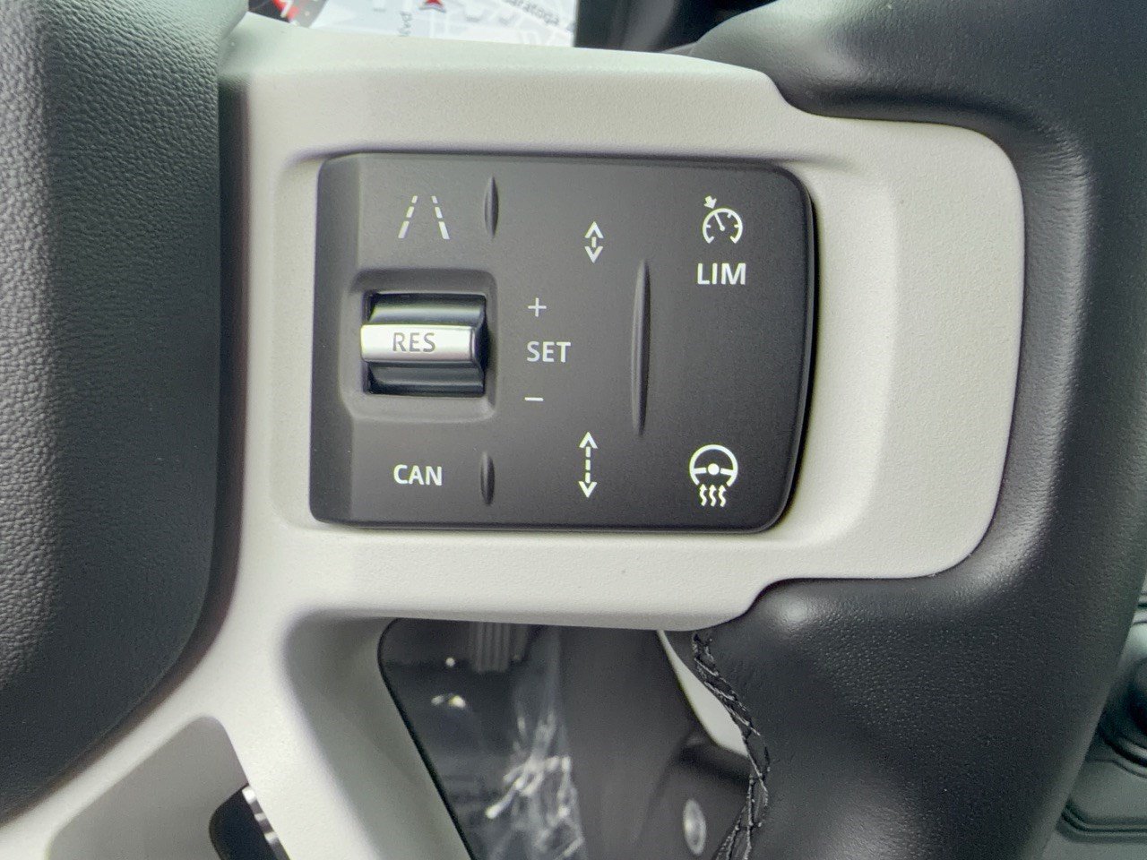 Certified 2026 Land Rover Defender 110 X-Dynamic SE AWD/4WD image 19
