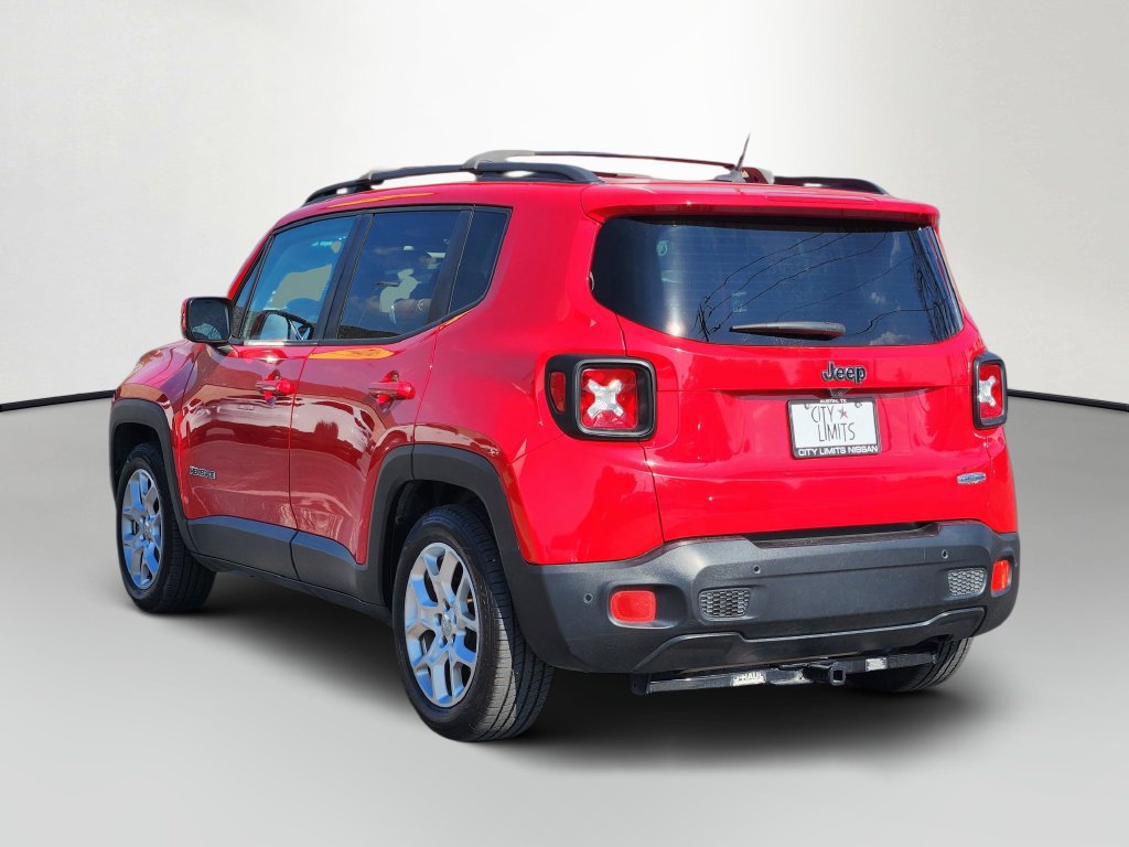 Used 2017 Jeep Renegade Latitude w/ Advanced Technology Group FWD image 5