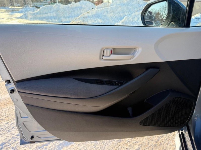 Used 2023 Toyota Corolla LE image 19