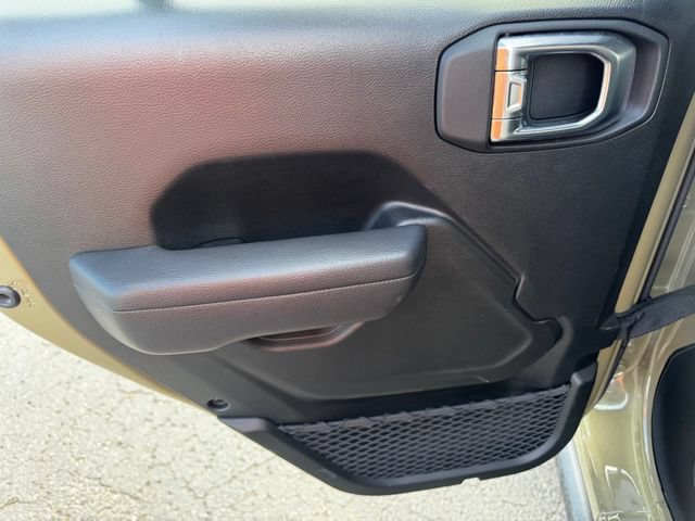 Certified 2025 Jeep Gladiator Mojave AWD/4WD image 18