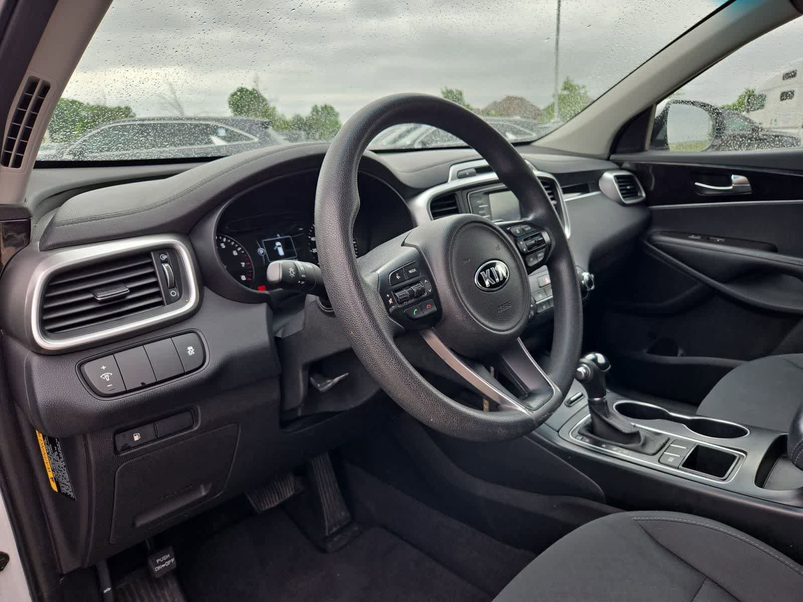 Used 2016 Kia Sorento FWD image 2