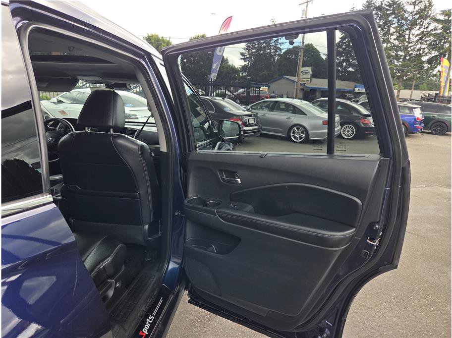 Used 2020 Honda Pilot Black Edition image 29