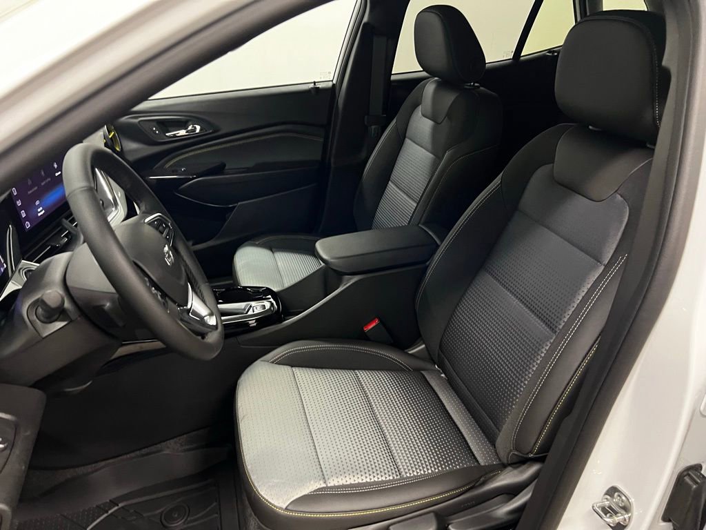 New 2026 Chevrolet Trax LT w/ Driver Confidence Package FWD image 27