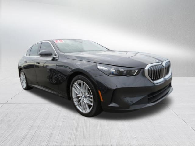 Used 2024 BMW 530i xDrive w/ Premium Package AWD/4WD image 8