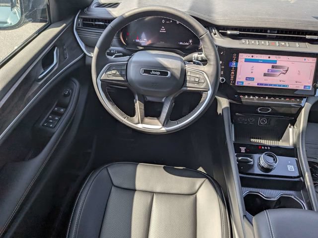 New 2026 Jeep Grand Cherokee L Limited w/ Luxury Tech Group II AWD/4WD image 16