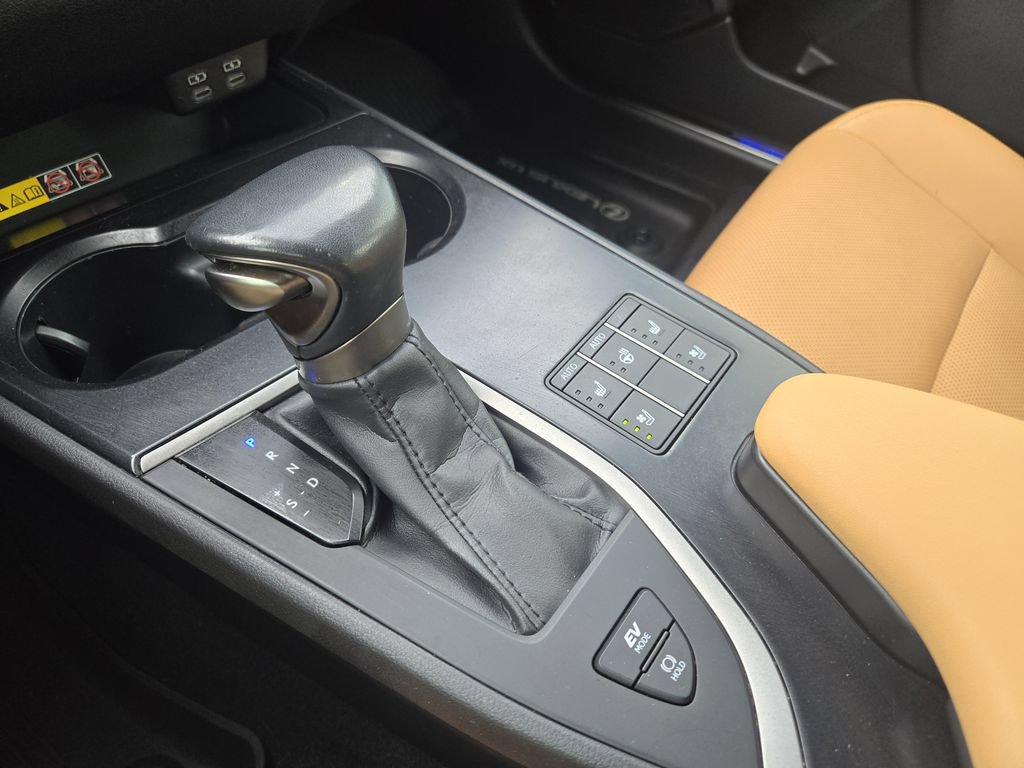 Used 2023 Lexus UX 250h FWD w/ Accessory Package (Z2) image 21