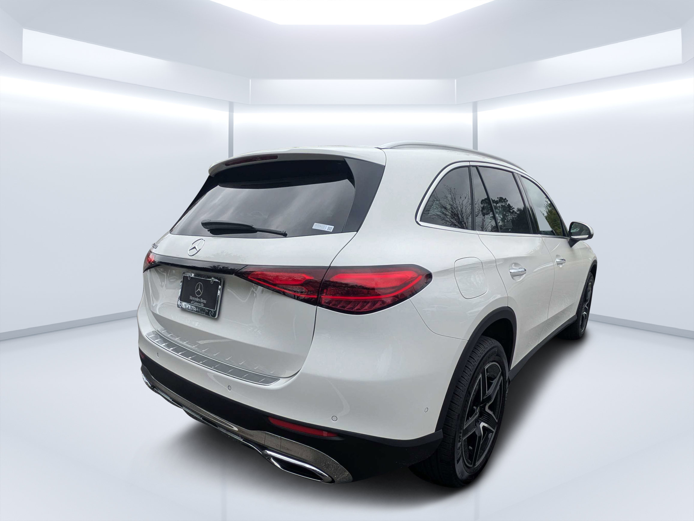New 2027 Mercedes-Benz GLC 300 image 3