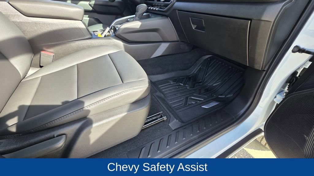 Used 2025 Chevrolet Colorado Trail Boss image 14