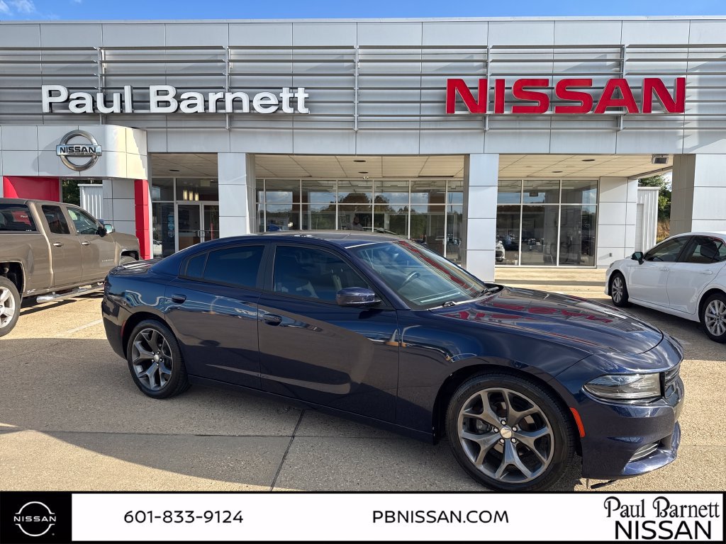 Used 2016 Dodge Charger SXT w/ Rallye Group RWD image 3