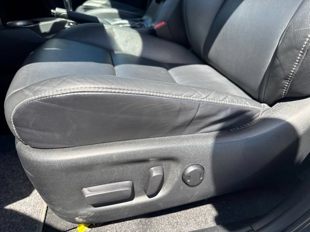 Used 2015 Toyota RAV4 Limited AWD/4WD image 13