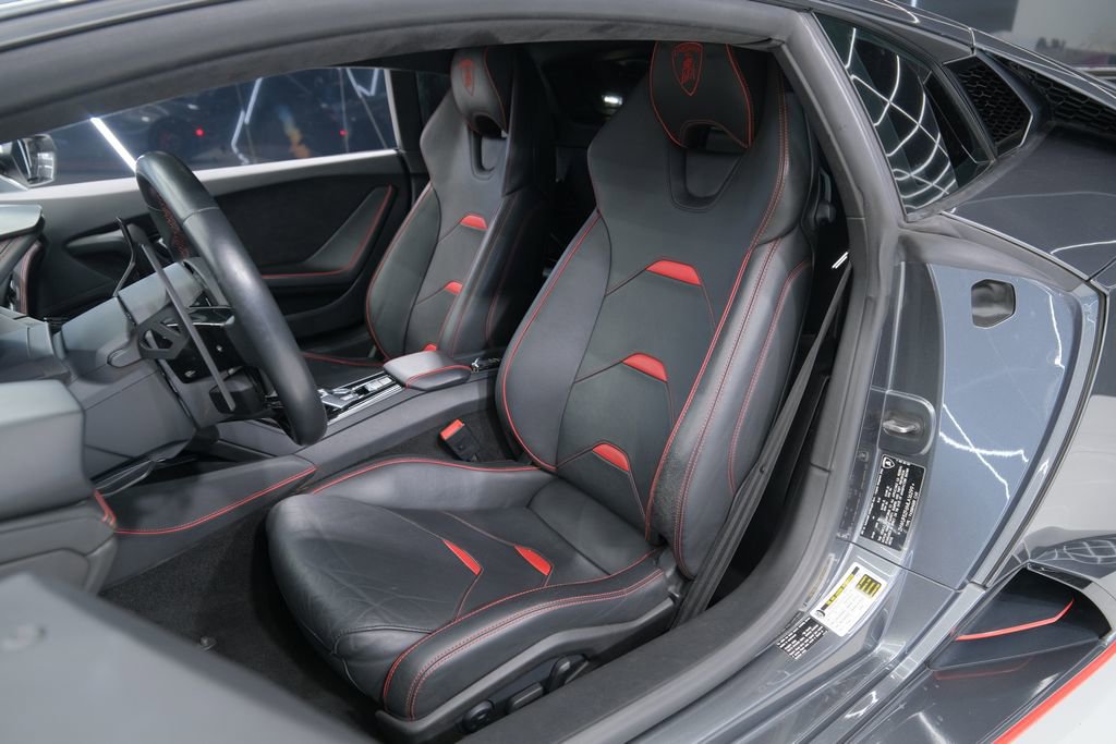 Used 2021 Lamborghini Huracan EVO image 24