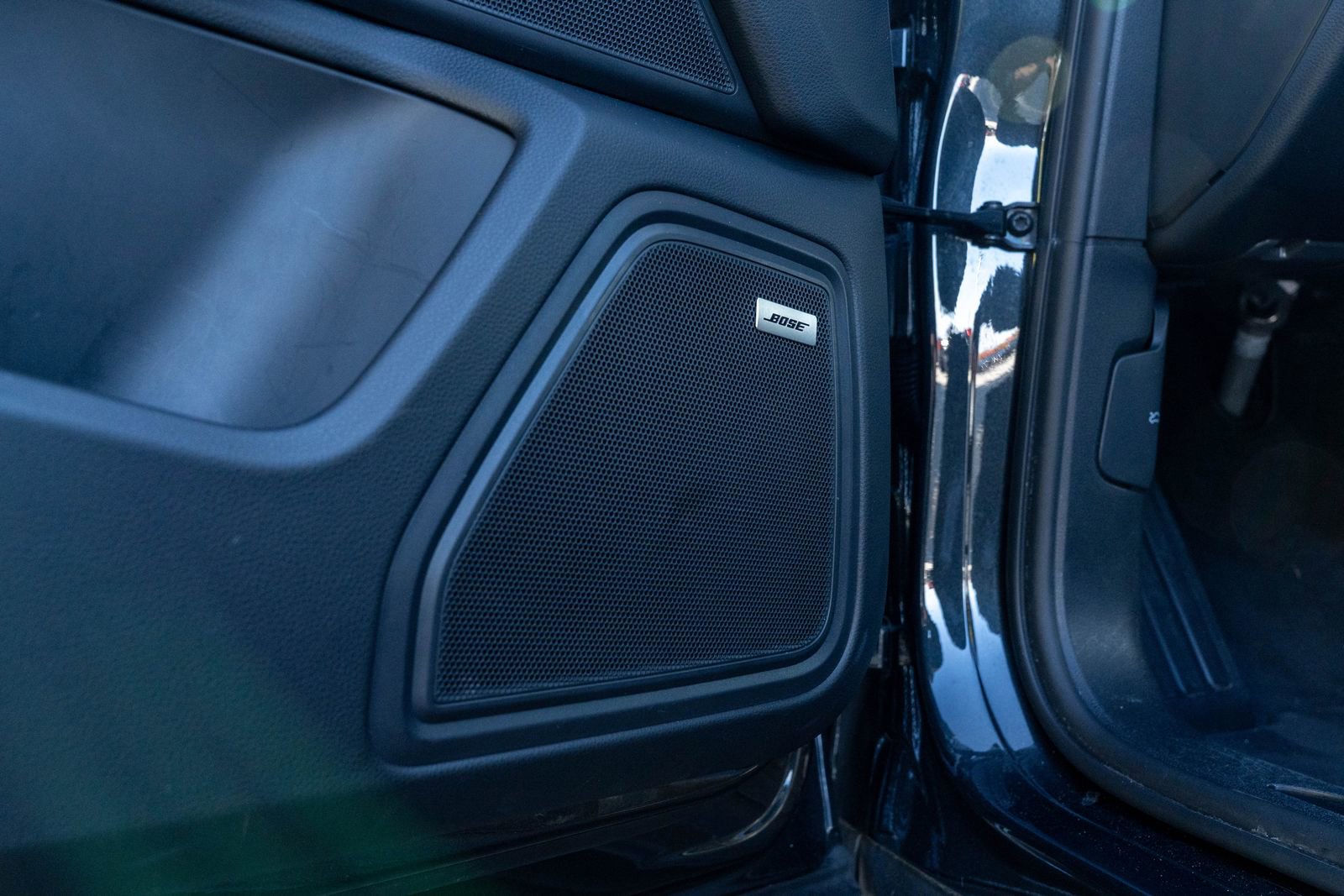 Certified 2025 Porsche Macan image 22