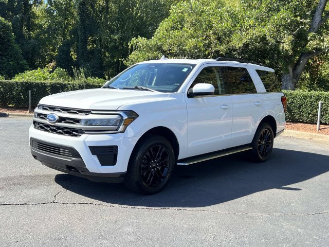 Used 2023 Ford Expedition XLT AWD/4WD image 2
