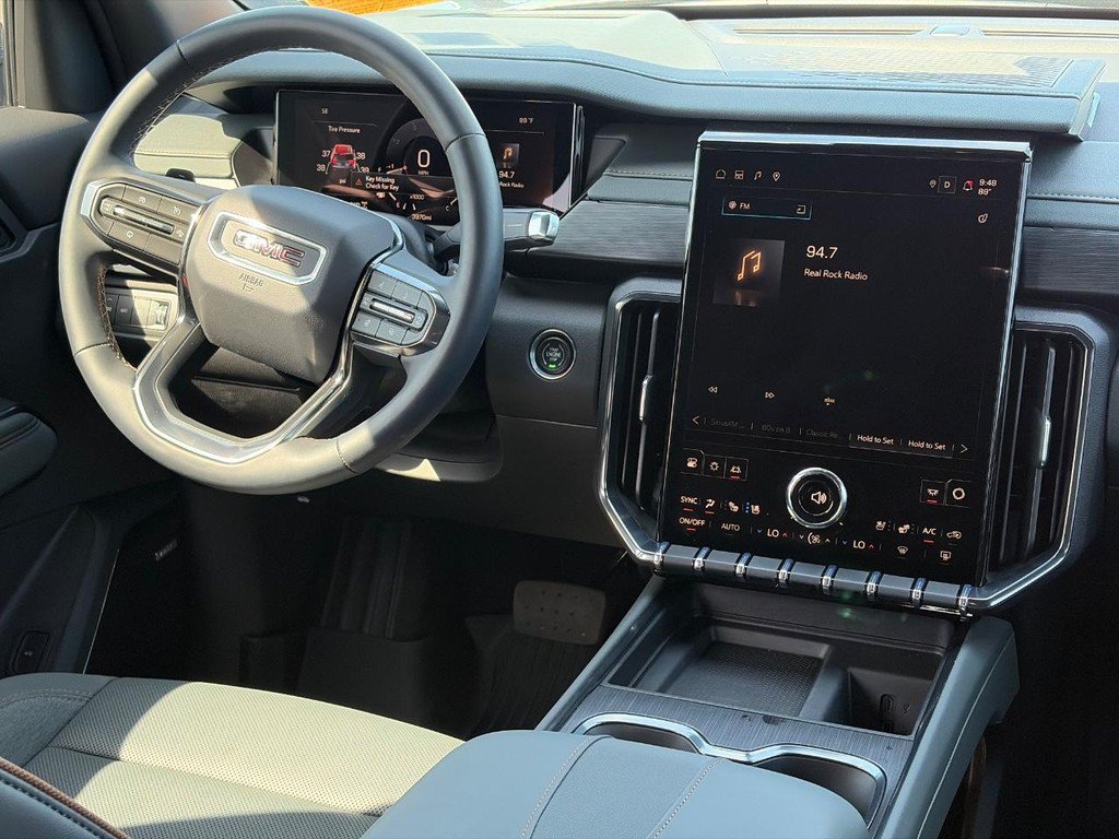 Used 2026 GMC Acadia AT4 w/ Luxury Package AWD/4WD image 12