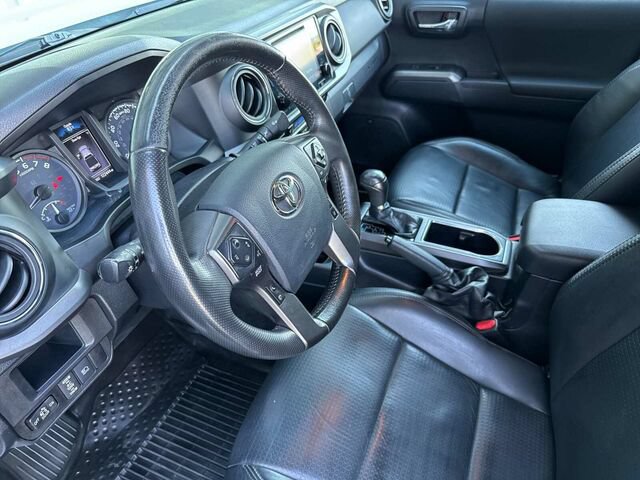 Used 2019 Toyota Tacoma TRD Sport w/ TRD Premium Sport Package RWD image 10