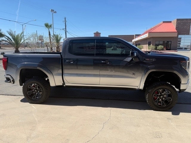 Used 2023 GMC Sierra 1500 AT4 w/ AT4 Premium Package AWD/4WD image 4