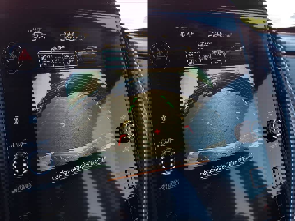 Certified 2025 Subaru Crosstrek 2.0i Premium image 35