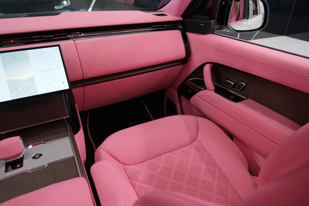 Used 2025 Land Rover Range Rover SE image 54