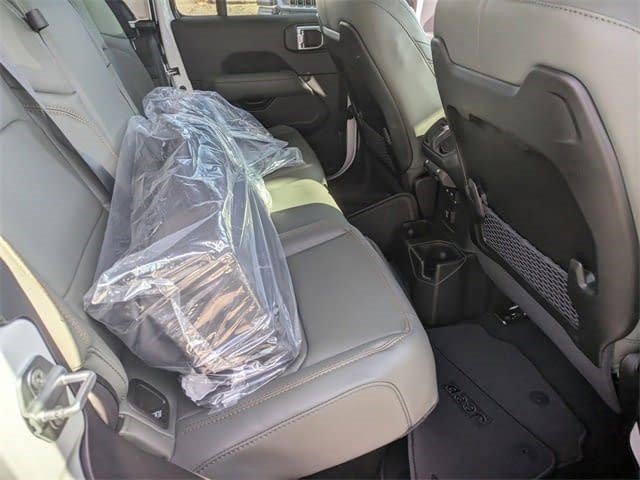 New 2026 Jeep Gladiator Mojave w/ Safety Group AWD/4WD image 19