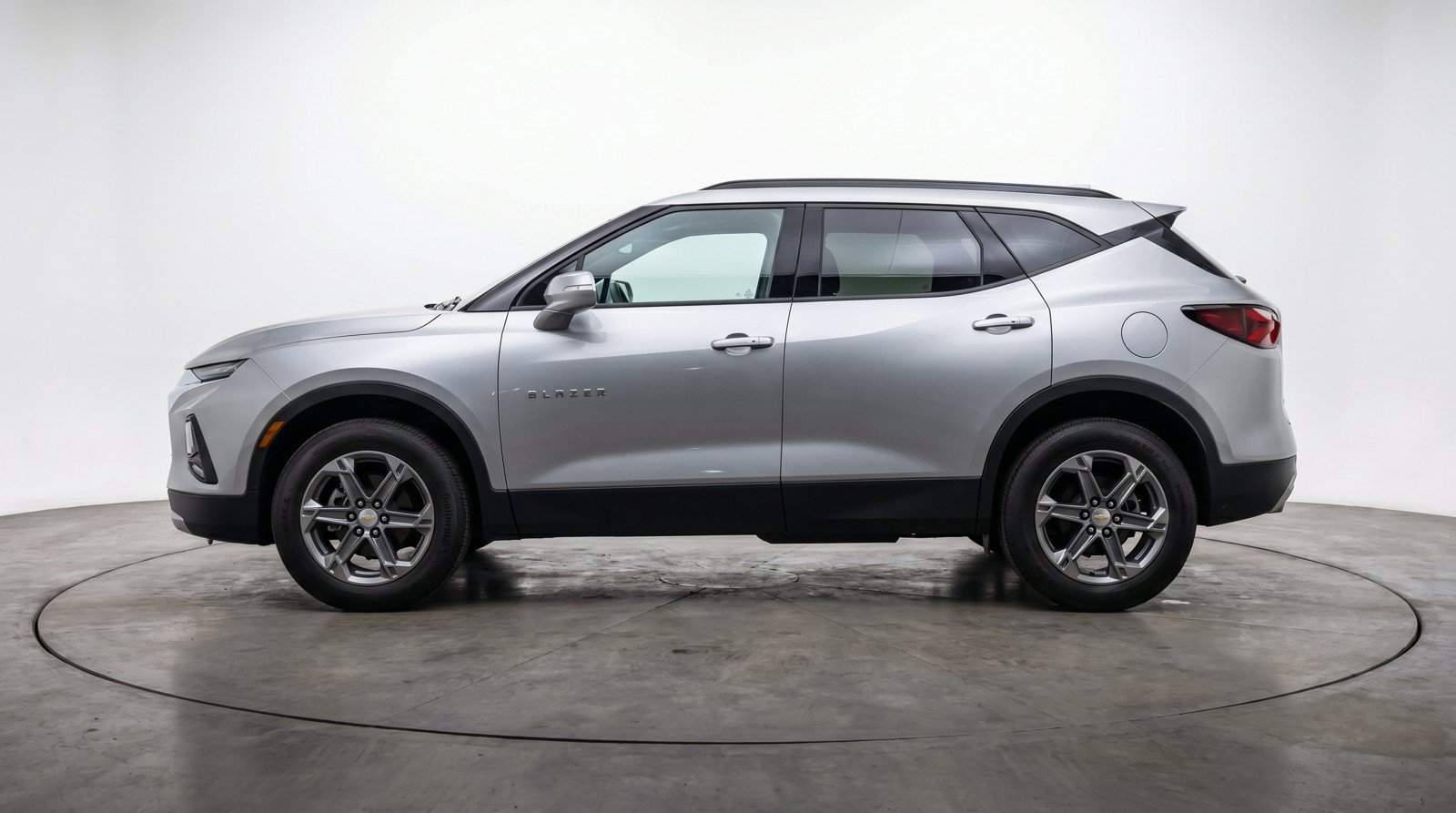 Used 2025 Chevrolet Blazer LT FWD image 5