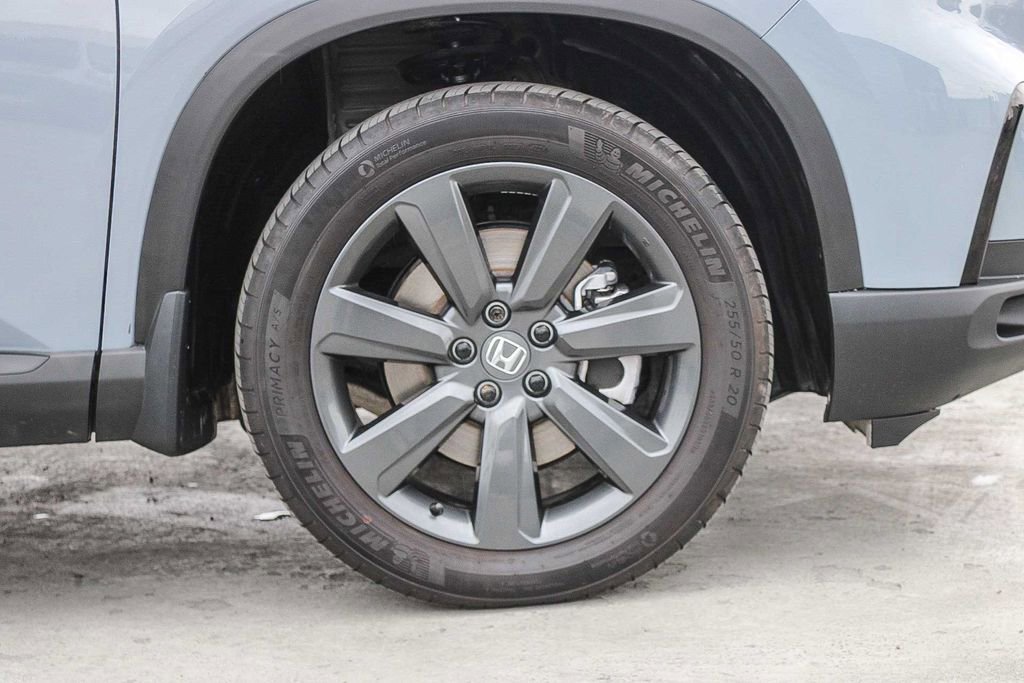Used 2025 Honda Pilot Sport image 11