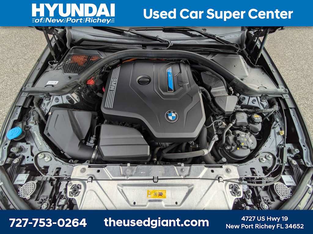 Used 2022 BMW 330e w/ M Sport Package RWD image 13