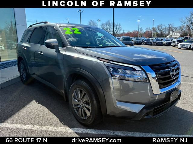 Used 2022 Nissan Pathfinder SV w/ SV Premium Package AWD/4WD image 9