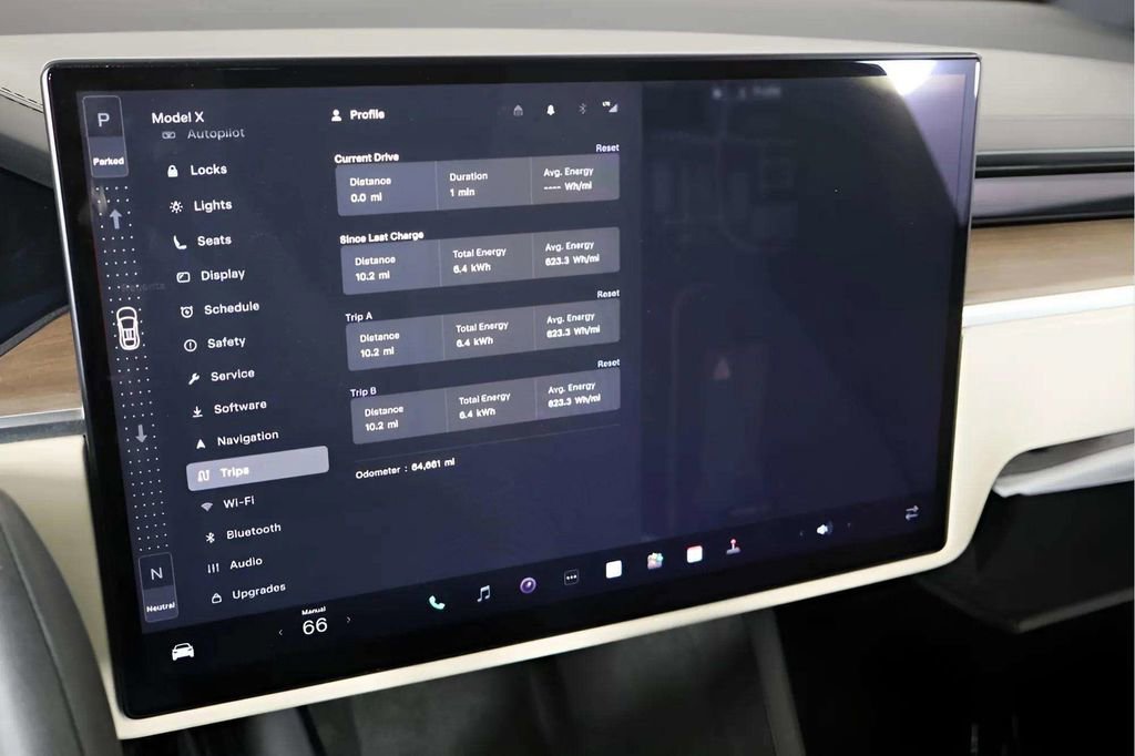 Used 2022 Tesla Model X image 23