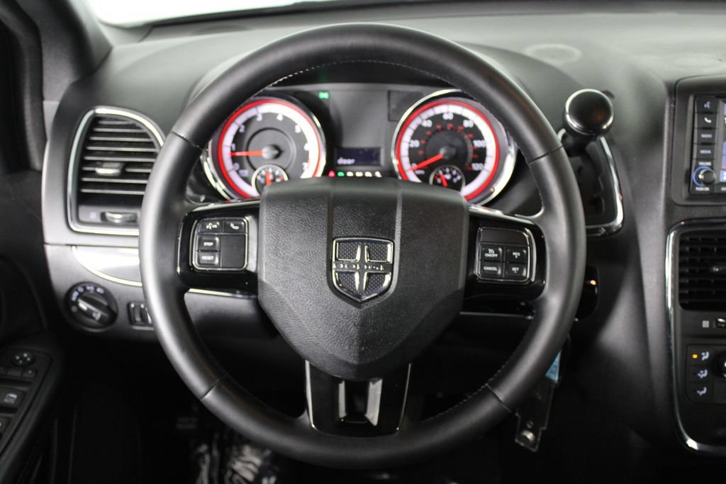 Used 2020 Dodge Grand Caravan SE FWD image 9