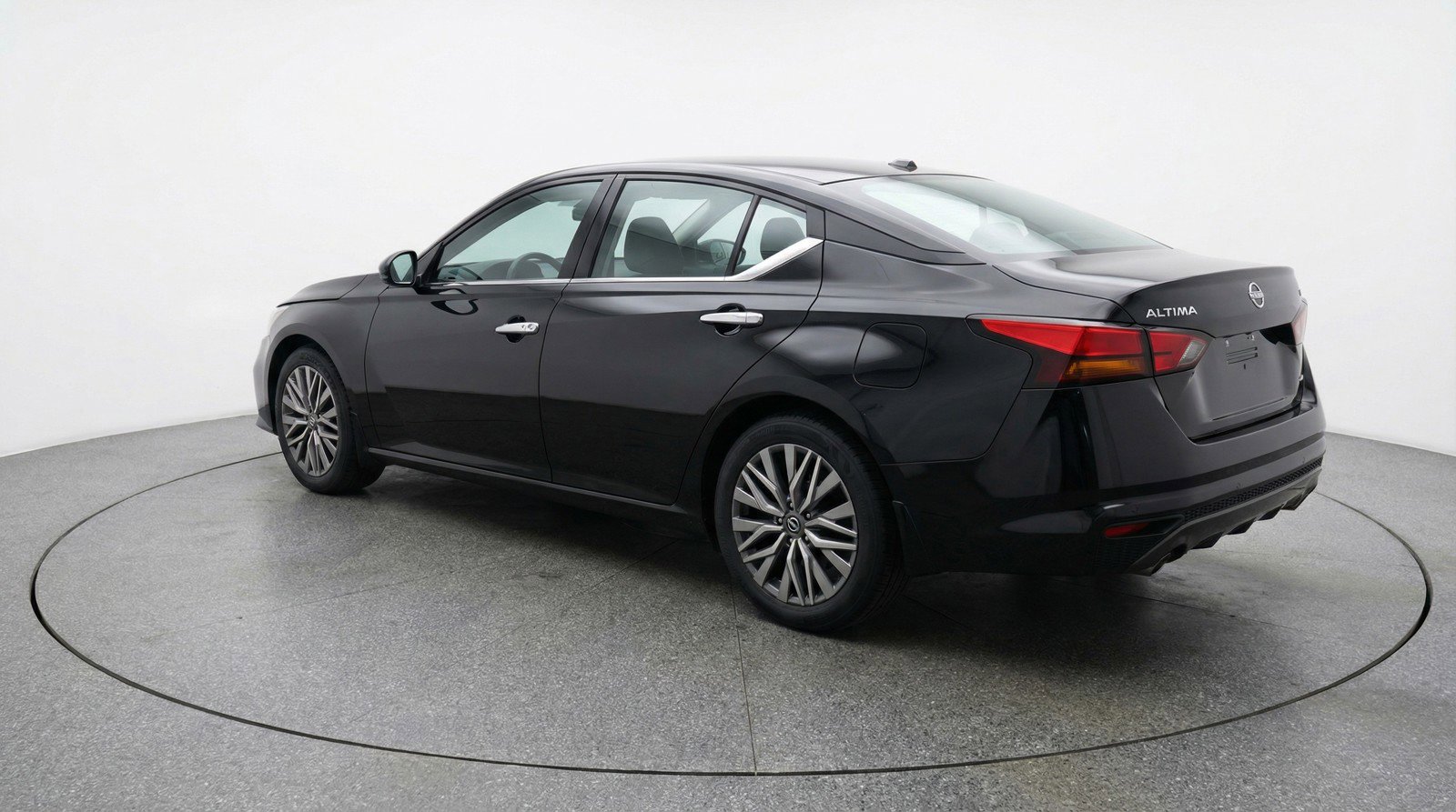 Used 2025 Nissan Altima 2.5 SV image 6